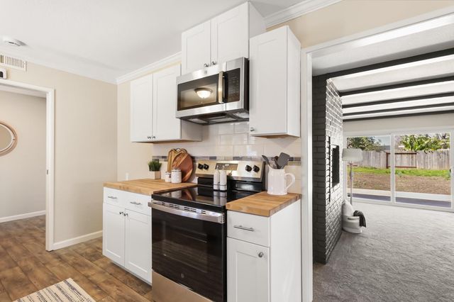 2117 Venus Dr, Sacramento, CA 95864