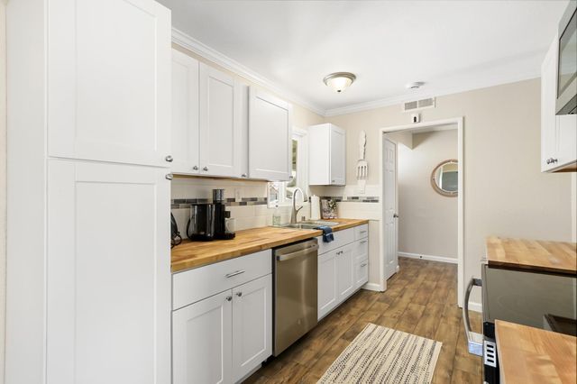 2117 Venus Dr, Sacramento, CA 95864