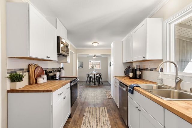 2117 Venus Dr, Sacramento, CA 95864