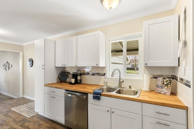 2117 Venus Dr, Sacramento, CA 95864