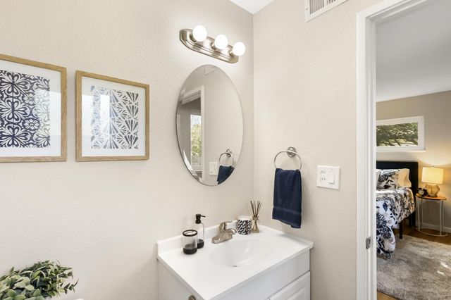 2117 Venus Dr, Sacramento, CA 95864