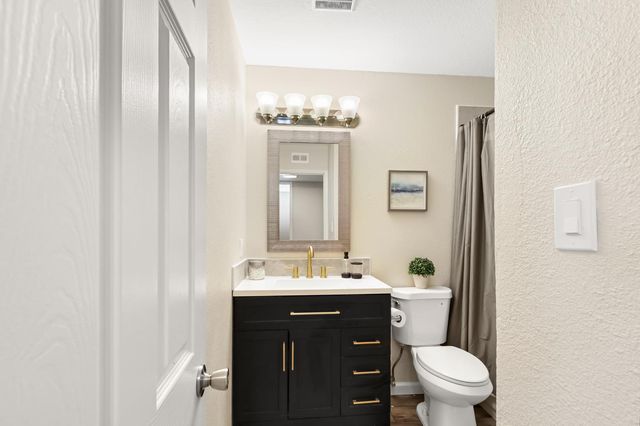 2117 Venus Dr, Sacramento, CA 95864