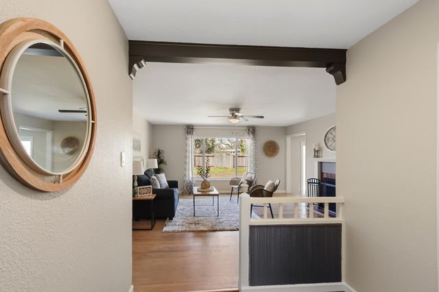 2117 Venus Dr, Sacramento, CA 95864