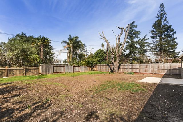 2117 Venus Dr, Sacramento, CA 95864