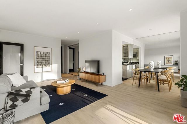 1131 Alta Loma Road 415, West Hollywood, CA 90069