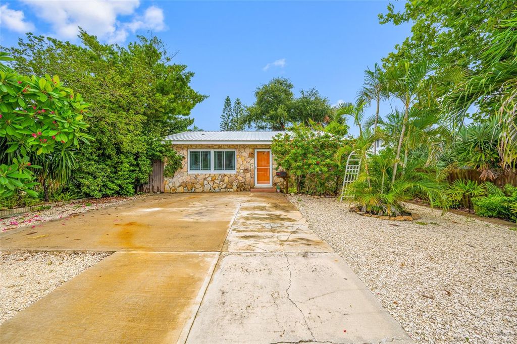 3935 11TH AVENUE N, St Petersburg, FL 33713