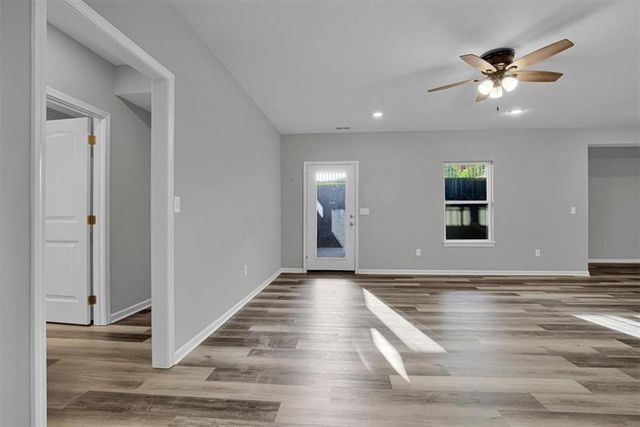 20196 207th Street, Tonganoxie, KS 66086