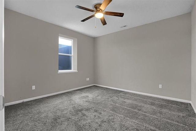 20196 207th Street, Tonganoxie, KS 66086