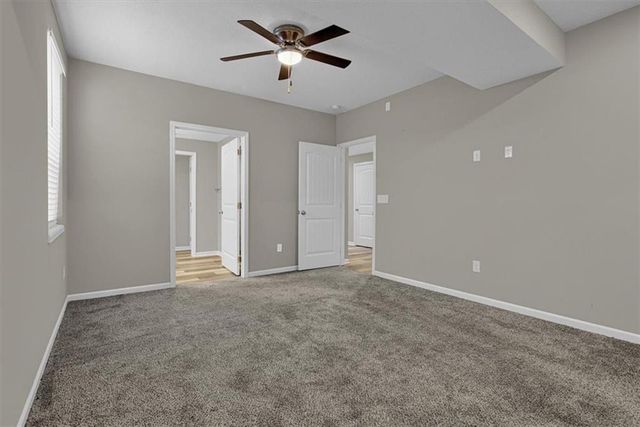 20196 207th Street, Tonganoxie, KS 66086