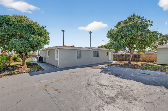 2849 SW 10th Street, Fort Lauderdale, FL 33312