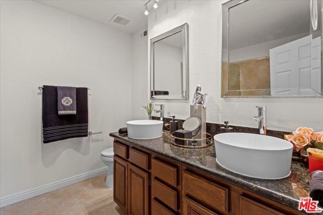 7230 Kelvin Avenue 6, Winnetka (los Angeles), CA 91306