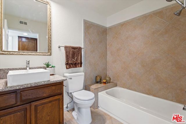 7230 Kelvin Avenue 6, Winnetka (los Angeles), CA 91306