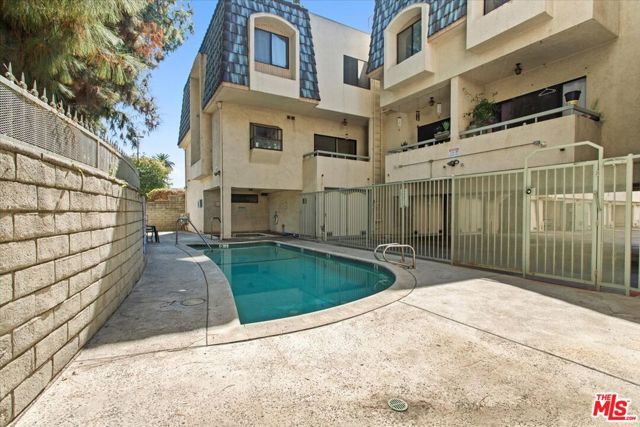 7230 Kelvin Avenue 6, Winnetka (los Angeles), CA 91306