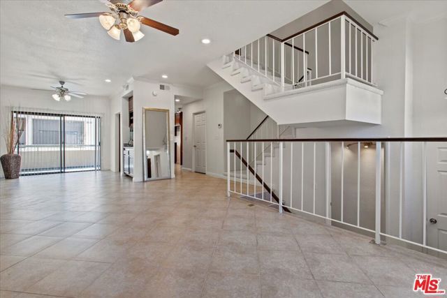 7230 Kelvin Avenue 6, Winnetka (los Angeles), CA 91306