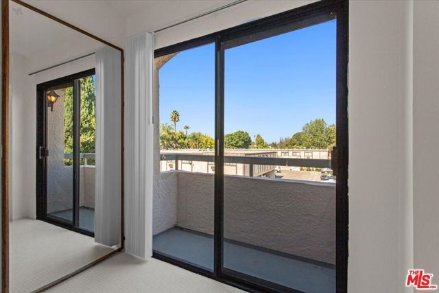 7230 Kelvin Avenue 6, Winnetka (los Angeles), CA 91306