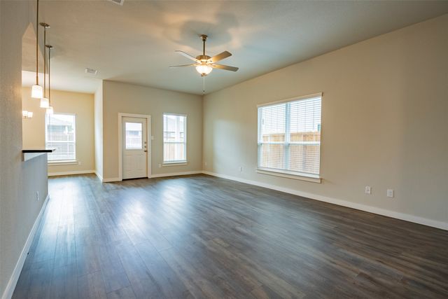 640 Wheatfield Drive, Venus, TX 76084