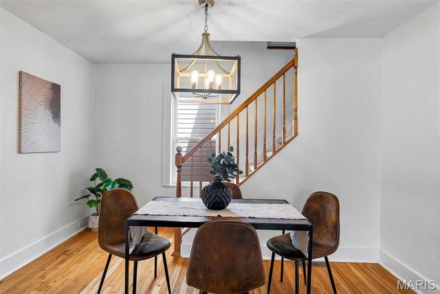 8763 Brentwood Place, Brentwood, MO 63144