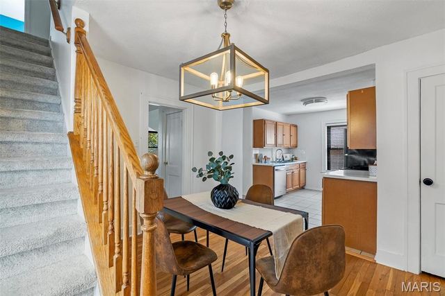 8763 Brentwood Place, Brentwood, MO 63144