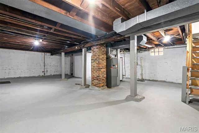 8763 Brentwood Place, Brentwood, MO 63144