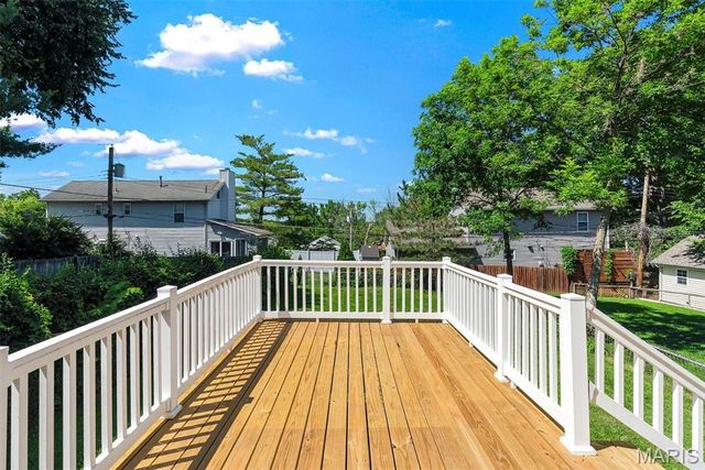 8763 Brentwood Place, Brentwood, MO 63144