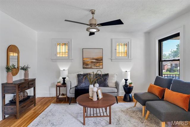 8763 Brentwood Place, Brentwood, MO 63144