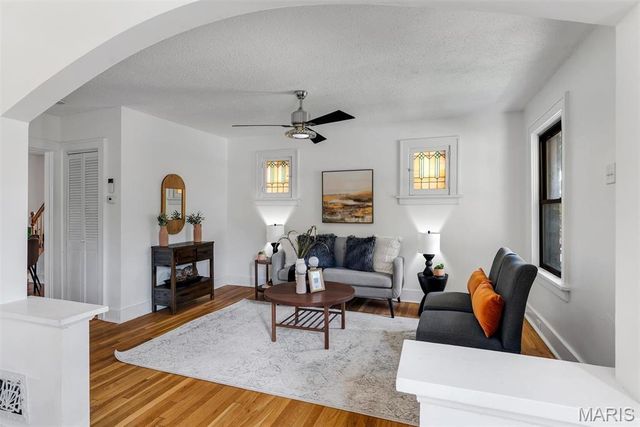 8763 Brentwood Place, Brentwood, MO 63144