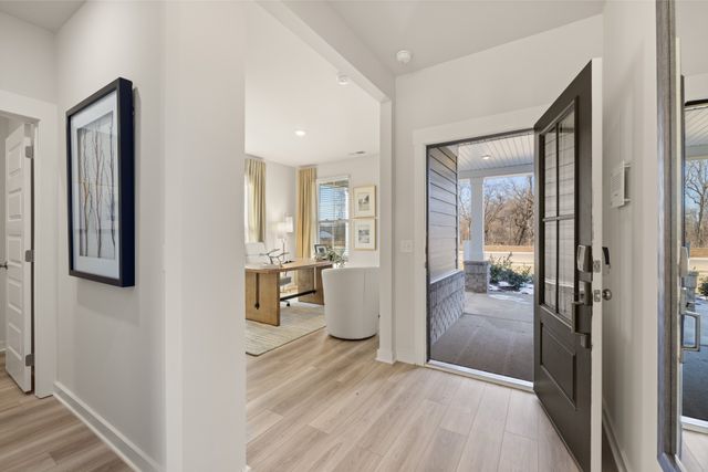 216 Crown Gardens Ct, Hermitage, TN 37076