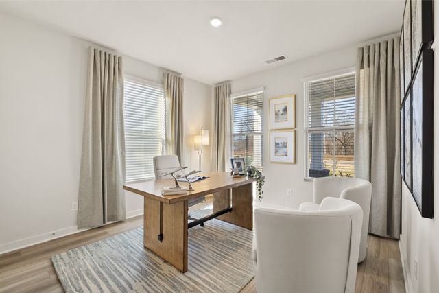 216 Crown Gardens Ct, Hermitage, TN 37076