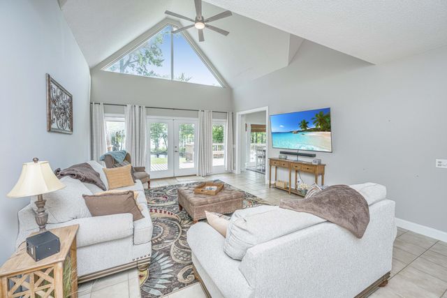 1232 Longpoint Road, Cross, SC 29436