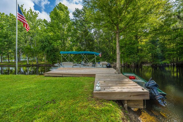 1232 Longpoint Road, Cross, SC 29436