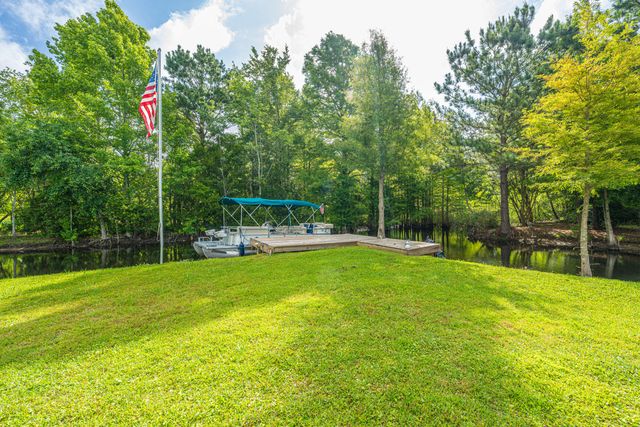 1232 Longpoint Road, Cross, SC 29436