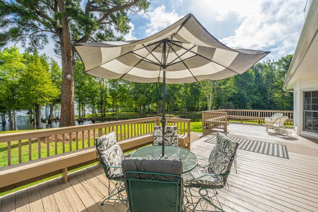1232 Longpoint Road, Cross, SC 29436