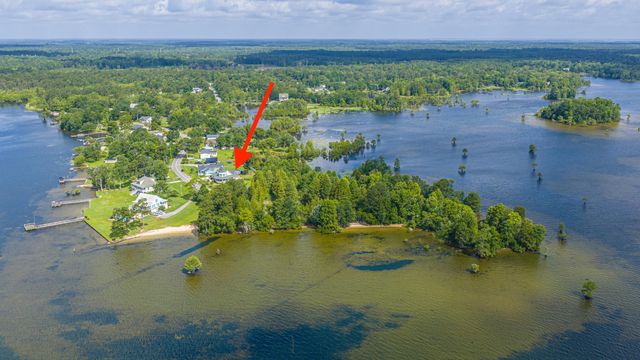 1232 Longpoint Road, Cross, SC 29436