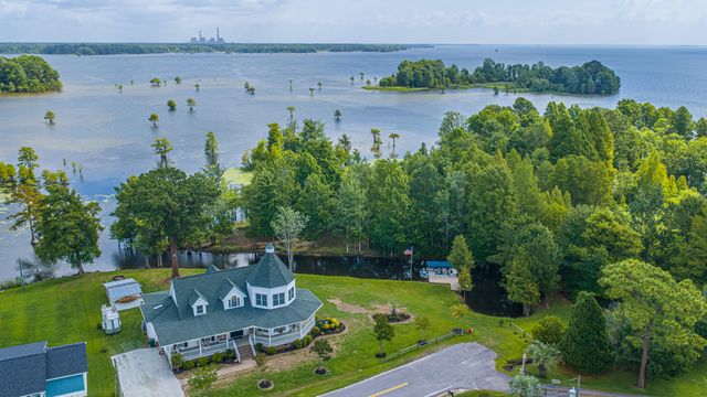 1232 Longpoint Road, Cross, SC 29436