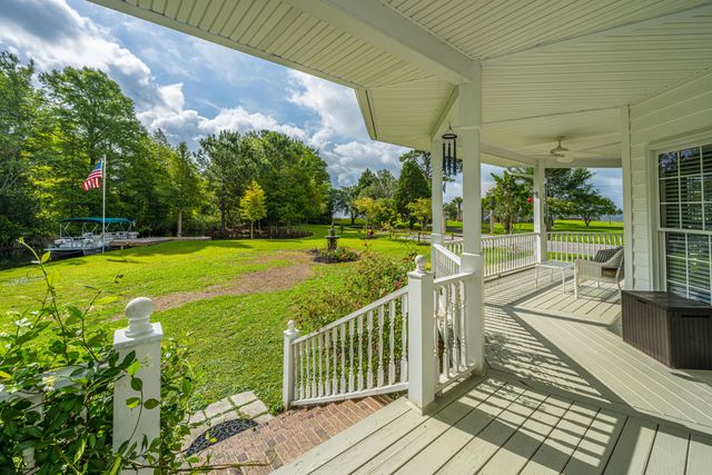 1232 Longpoint Road, Cross, SC 29436