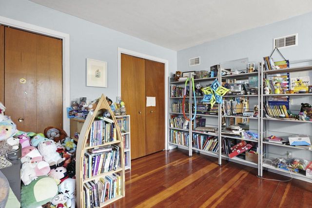 2825 Regent Street, Madison, WI 53705
