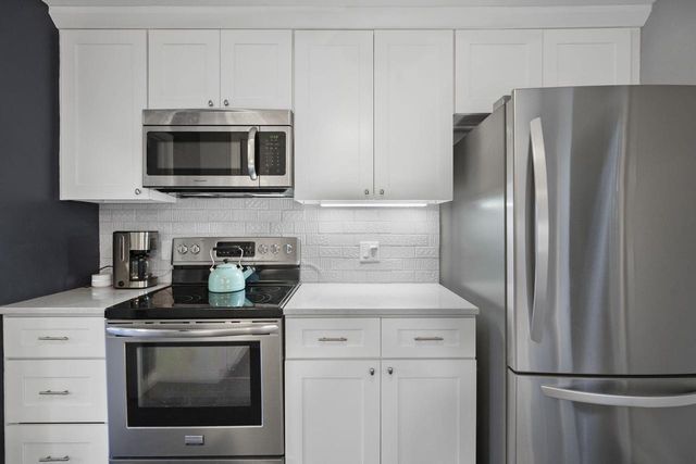 2825 Regent Street, Madison, WI 53705