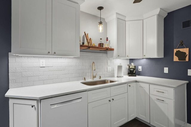 2825 Regent Street, Madison, WI 53705