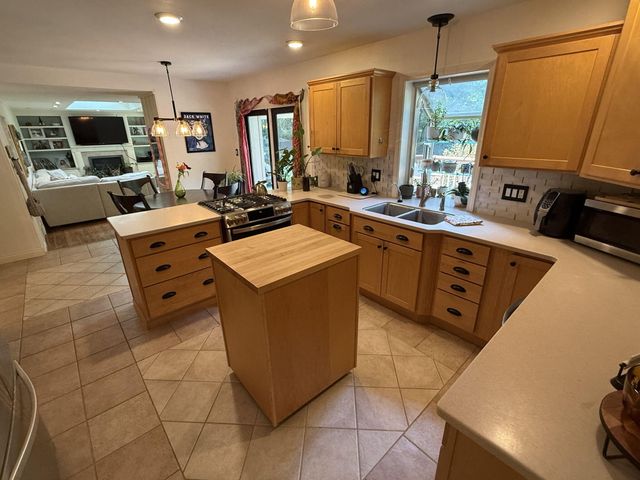 769 N Calumet Avenue, Valparaiso, IN 46383