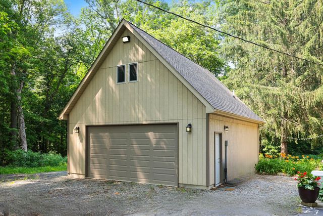 769 N Calumet Avenue, Valparaiso, IN 46383