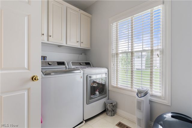 30 Pine Villa Trail 5, Aurora, OH 44202