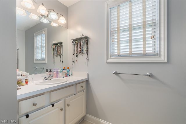 30 Pine Villa Trail 5, Aurora, OH 44202