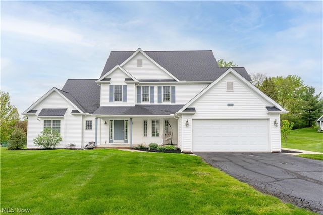 30 Pine Villa Trail 5, Aurora, OH 44202