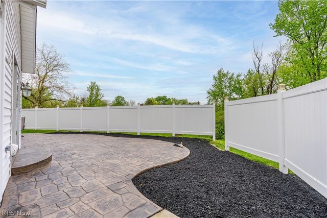 30 Pine Villa Trail 5, Aurora, OH 44202