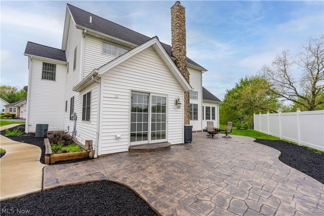 30 Pine Villa Trail 5, Aurora, OH 44202