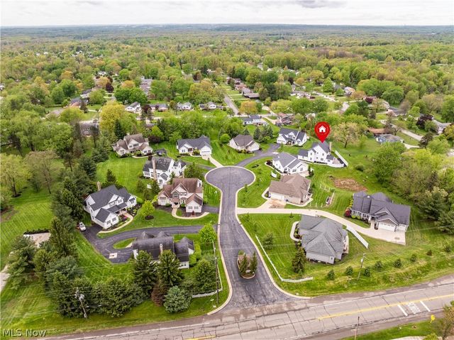 30 Pine Villa Trail 5, Aurora, OH 44202