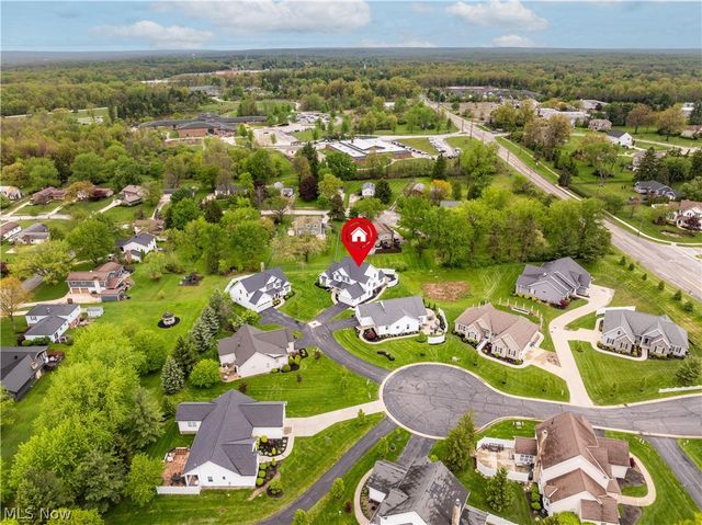 30 Pine Villa Trail 5, Aurora, OH 44202