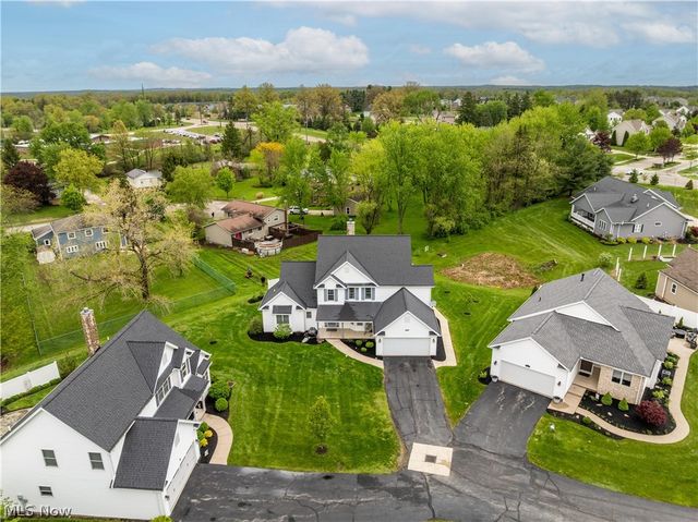 30 Pine Villa Trail 5, Aurora, OH 44202