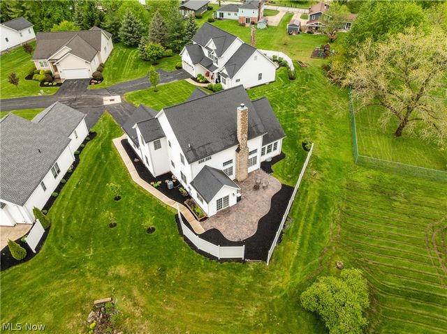30 Pine Villa Trail 5, Aurora, OH 44202