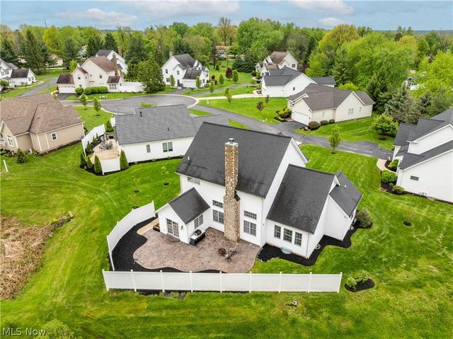 30 Pine Villa Trail 5, Aurora, OH 44202